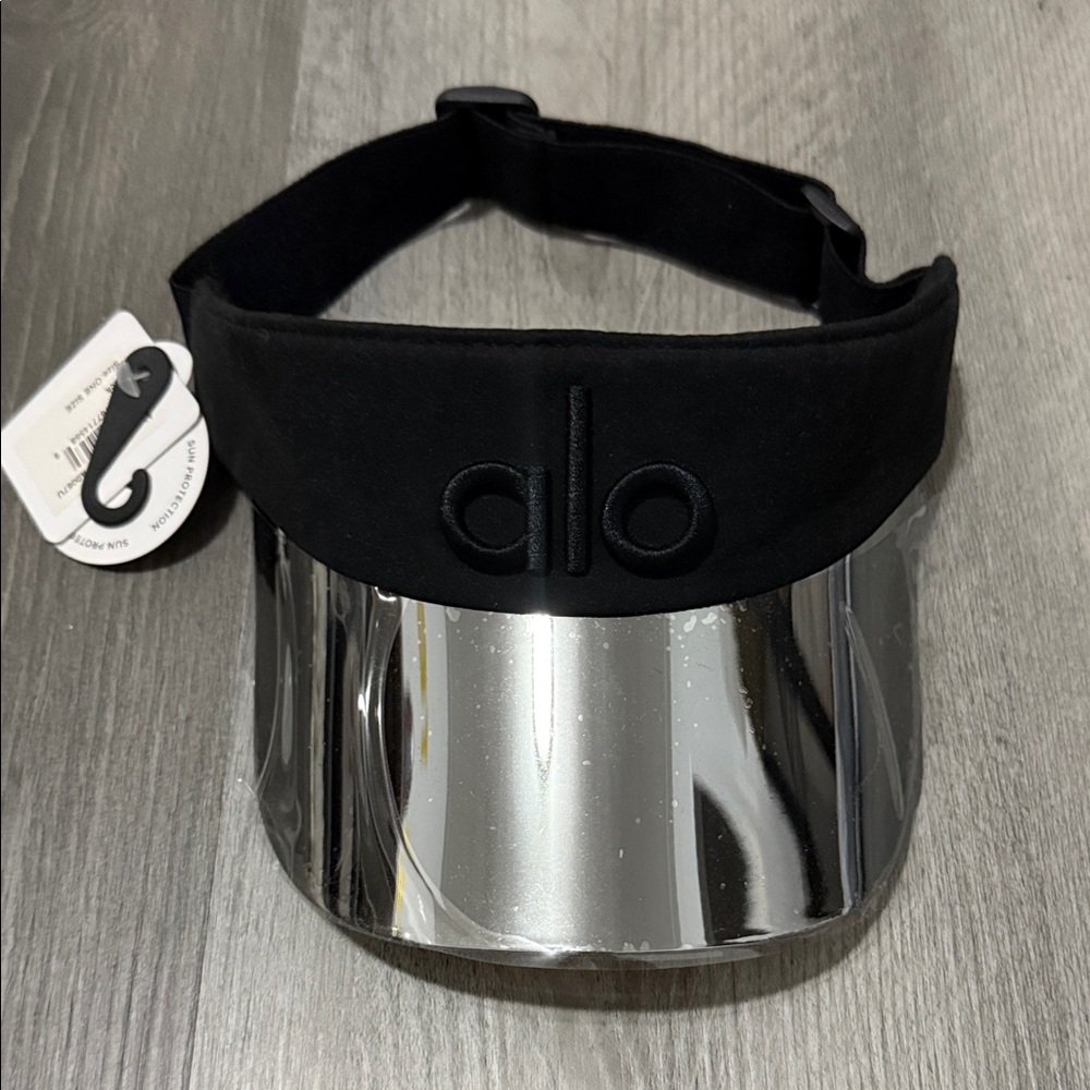 alo yoga - solar visor NEVER WORN!